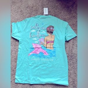 Simply Southern Large T-shirt.